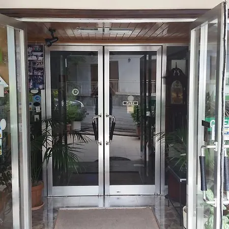 艾德维斯酒店